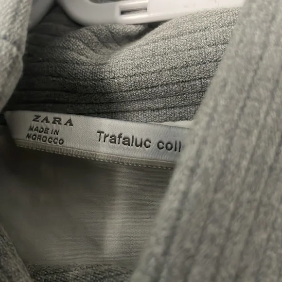 Zara really cool grey crop shirt with attached white button down. Size medium. - Picture 10 of 10